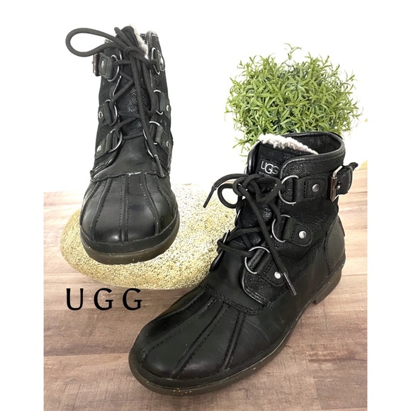 EUC UGG Waterproof Women's Black Leather Lace Up Ankle Boots s/n 1007999 Sz 6 - Picture 1 of 10